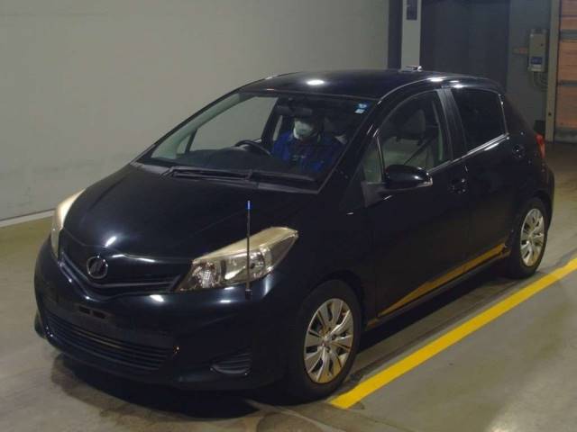 18154 TOYOTA VITZ NSP130 2011 г. (TAA Yokohama)