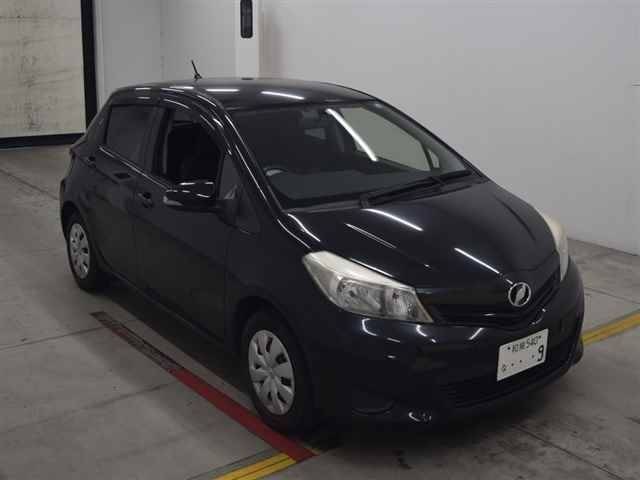 20024 TOYOTA VITZ NSP130 2013 г. (MIRIVE Osaka)