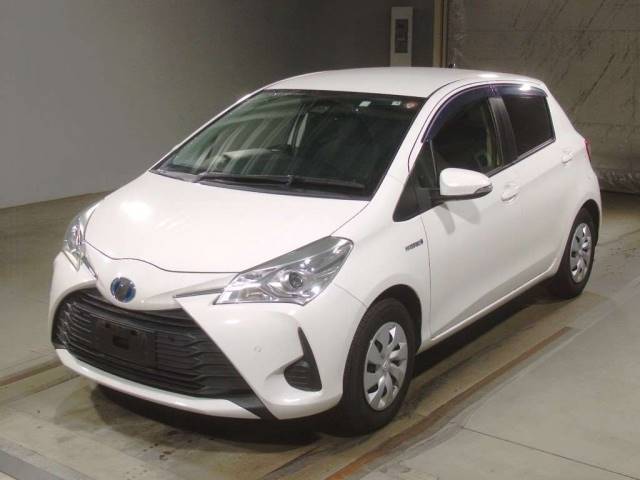 2185 TOYOTA VITZ NHP130 2019 г. (TAA Kinki)