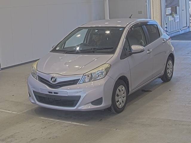 25 TOYOTA VITZ KSP130 2012 г. (ARAI Oyama)