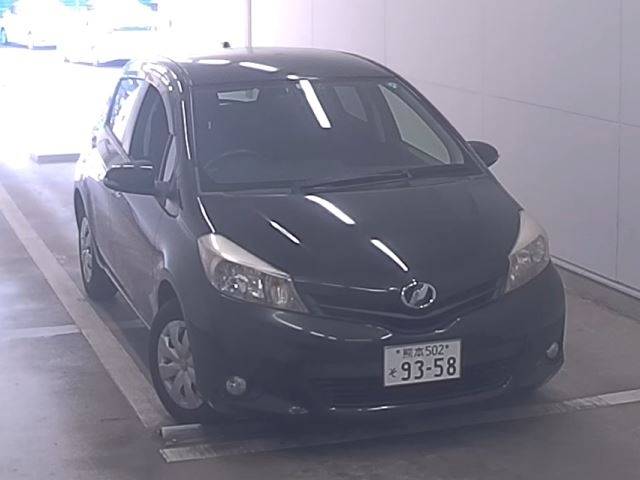 31 TOYOTA VITZ NSP130 2013 г. (NAA Fukuoka)