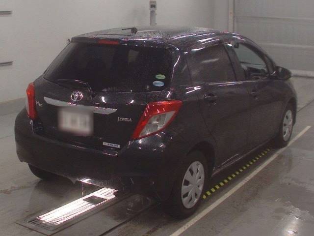 40156 TOYOTA VITZ NSP130 2012 г. (CAA Tokyo)