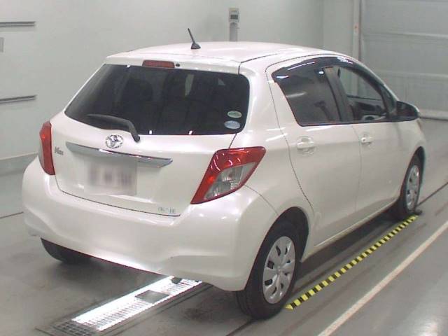 40256 TOYOTA VITZ KSP130 2013 г. (CAA Tokyo)