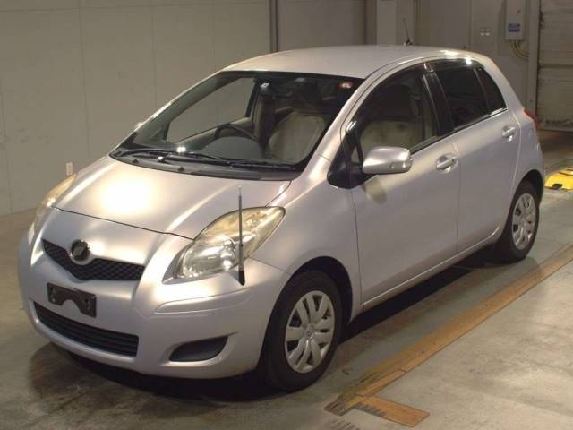 4039 TOYOTA VITZ SCP90 2011 г. (TAA Kyushu)