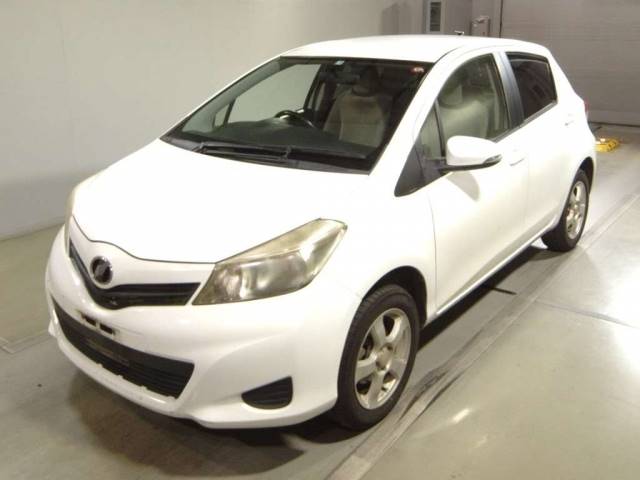 4042 TOYOTA VITZ NSP135 2012 г. (TAA Tohoku)