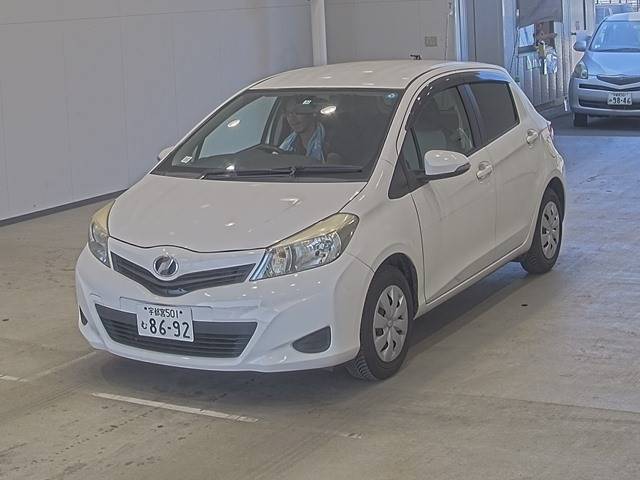 4048 TOYOTA VITZ KSP130 2013 г. (ARAI Oyama)