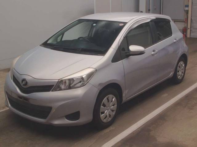 4072 TOYOTA VITZ NSP130 2013 г. (TAA Kantou)