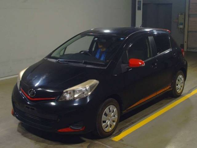 4214 TOYOTA VITZ NSP130 2013 г. (TAA Yokohama)