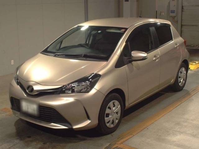 4362 TOYOTA VITZ KSP130 2015 г. (TAA Kyushu)