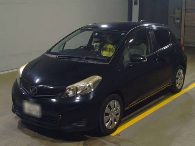 4395 TOYOTA VITZ NSP130 2011 г. (TAA Yokohama)