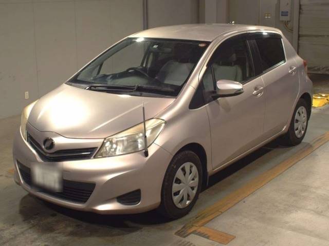 4422 TOYOTA VITZ NSP130 2011 г. (TAA Kyushu)