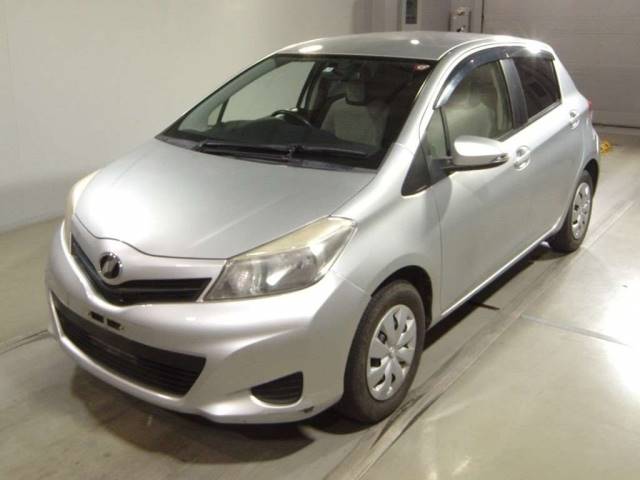 7202 TOYOTA VITZ KSP130 2013 г. (TAA Tohoku)