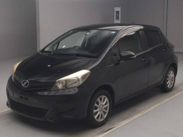 87026 TOYOTA VITZ NSP130 2012 г. (TAA Chubu)