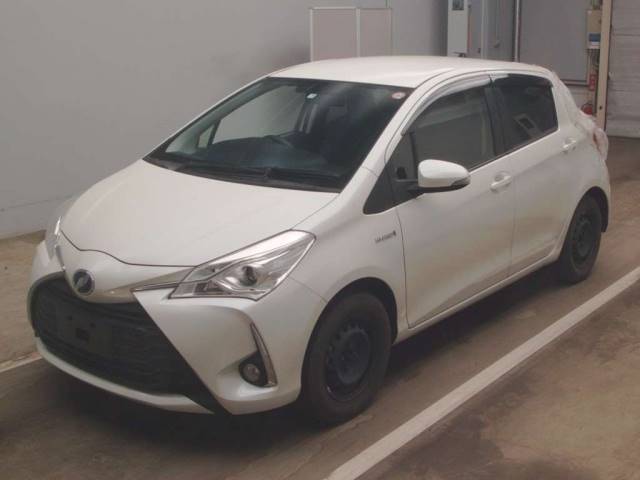 9131 TOYOTA VITZ NHP130 2017 г. (TAA Kantou)