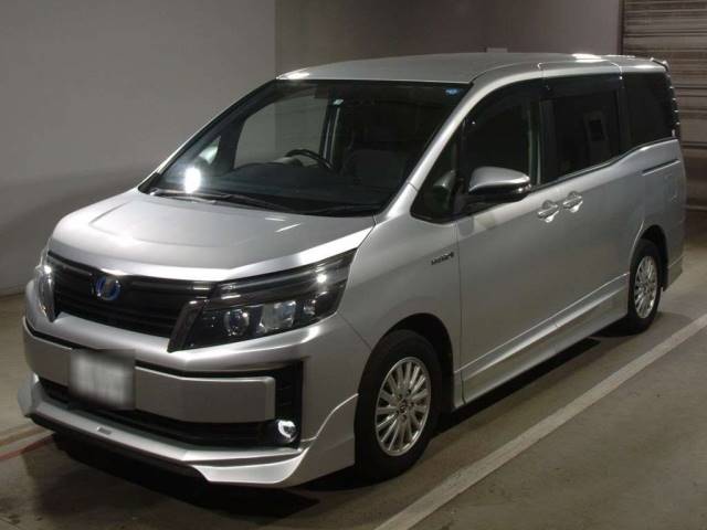 6224 TOYOTA VOXY ZWR80G 2015 г. (TAA Chubu)