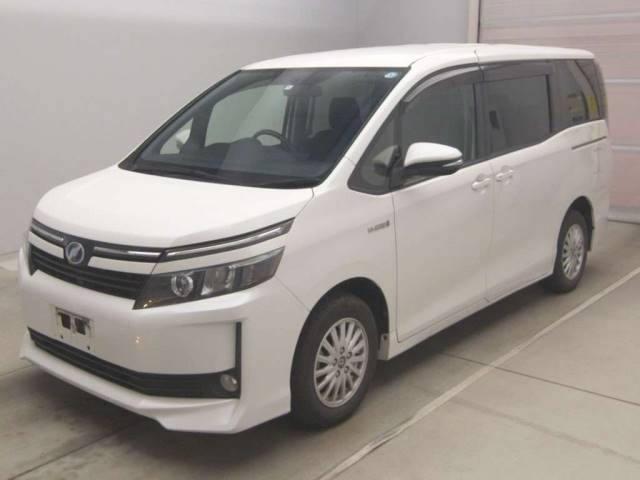 70091 TOYOTA VOXY ZWR80G 2014 г. (TAA Kantou)