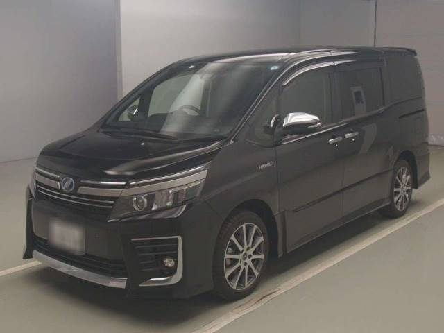 82036 TOYOTA VOXY ZWR80W 2017 г. (TAA Kantou)