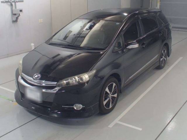 10332 TOYOTA WISH ZGE20W 2013 г. (CAA Chubu)