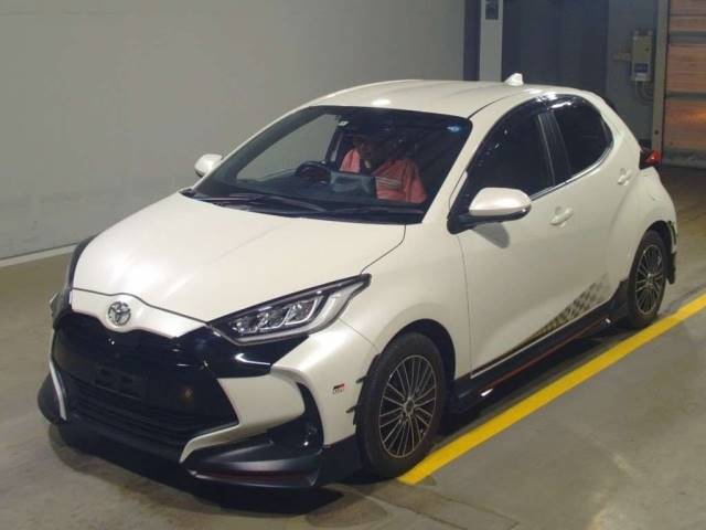 12379 TOYOTA YARIS MXPA10 2020 г. (TAA Yokohama)