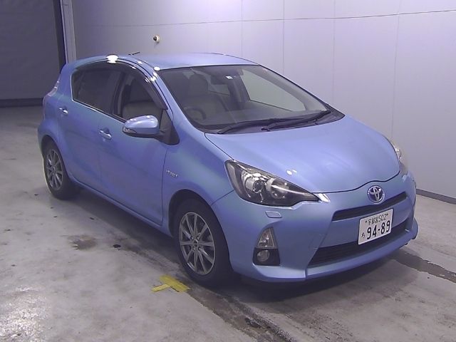 10353 Toyota Aqua NHP10 2012 г. (Honda Tokyo)