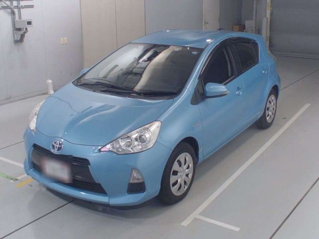 11136 Toyota Aqua NHP10 2014 г. (CAA Chubu)