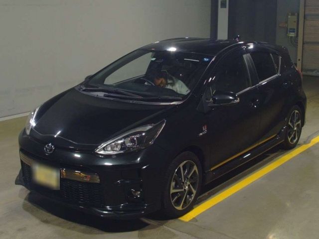 12730 Toyota Aqua NHP10 2018 г. (TAA Yokohama)