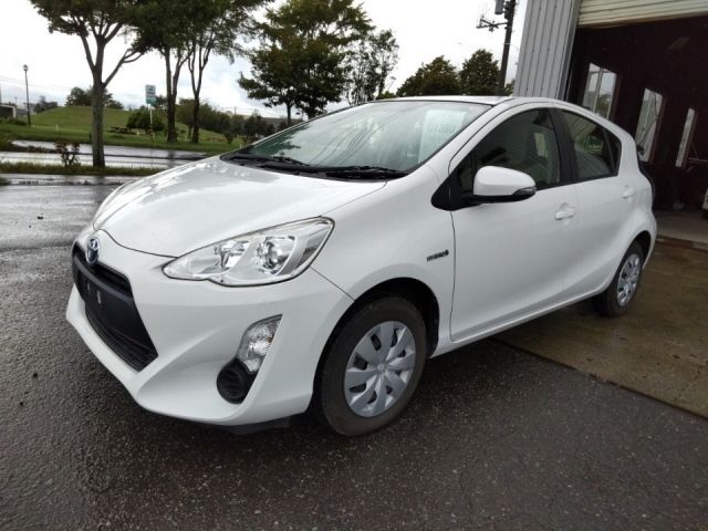 1380 Toyota Aqua NHP10 2016 г. (LUM Hokkaido Nyusatsu)