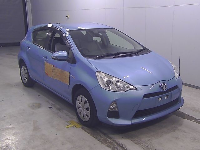 19004 Toyota Aqua NHP10 2012 г. (Honda Tokyo)