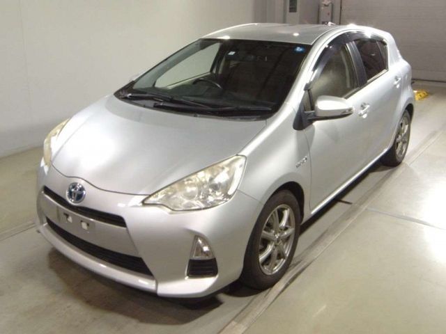 206 Toyota Aqua NHP10 2012 г. (TAA Tohoku)