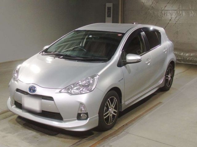 2384 Toyota Aqua NHP10 2012 г. (TAA Kinki)