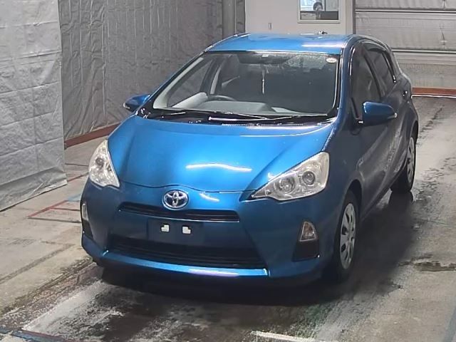 2539 Toyota Aqua NHP10 2012 г. (HERO)