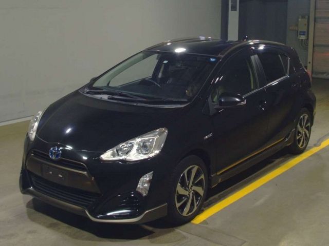 299 Toyota Aqua NHP10 2015 г. (TAA Yokohama)