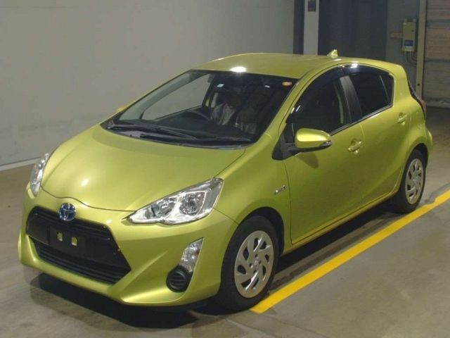 302 Toyota Aqua NHP10 2016 г. (TAA Yokohama)