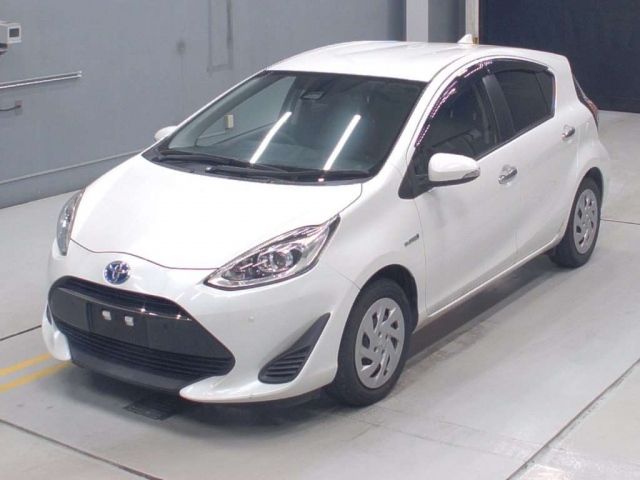 30421 Toyota Aqua NHP10 2018 г. (CAA Gifu)