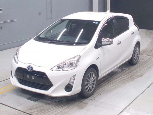 30667 Toyota Aqua NHP10 2015 г. (CAA Gifu)