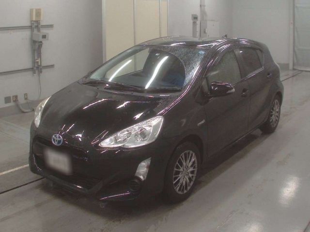 30764 Toyota Aqua NHP10 2015 г. (CAA Tokyo)