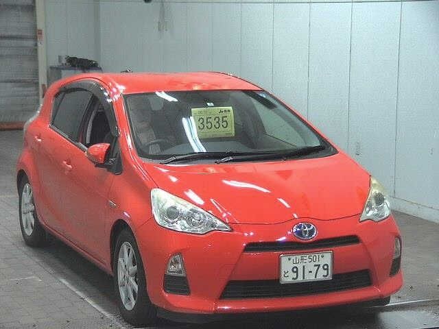 3535 Toyota Aqua NHP10 2013 г. (JU Fukushima)