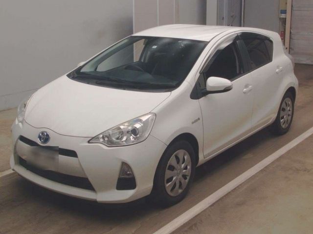 4069 Toyota Aqua NHP10 2014 г. (TAA Kantou)