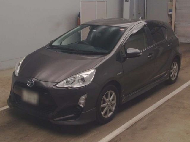 4121 Toyota Aqua NHP10 2015 г. (TAA Kantou)