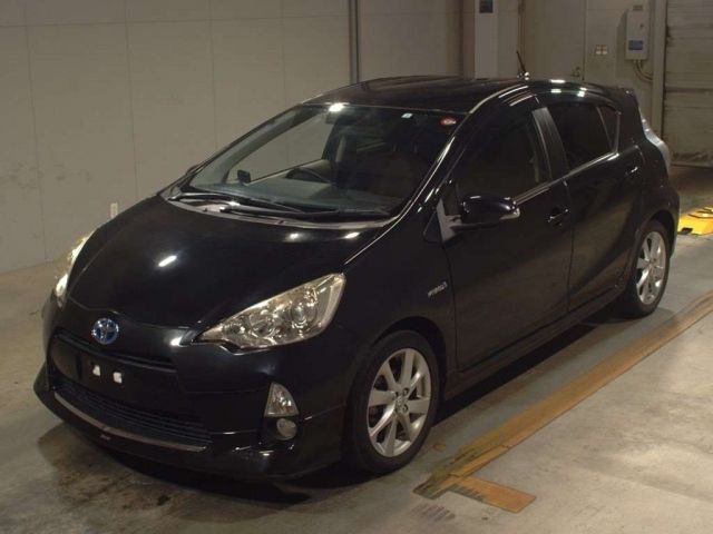 4262 Toyota Aqua NHP10 2012 г. (TAA Kyushu)