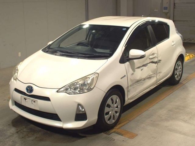 4411 Toyota Aqua NHP10 2013 г. (TAA Kyushu)