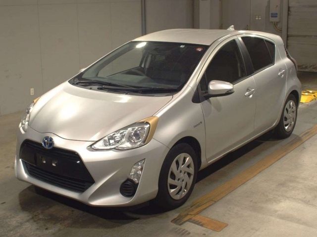 4524 Toyota Aqua NHP10 2015 г. (TAA Kyushu)