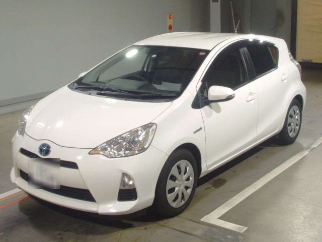 4616 Toyota Aqua NHP10 2014 г. (TAA Hiroshima)