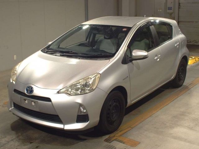 4646 Toyota Aqua NHP10 2012 г. (TAA Kyushu)