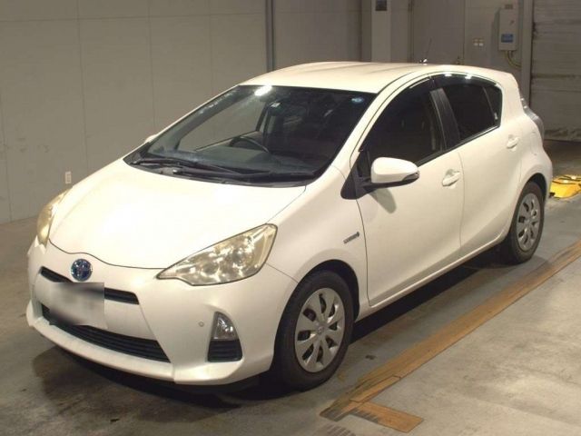 4664 Toyota Aqua NHP10 2012 г. (TAA Kyushu)