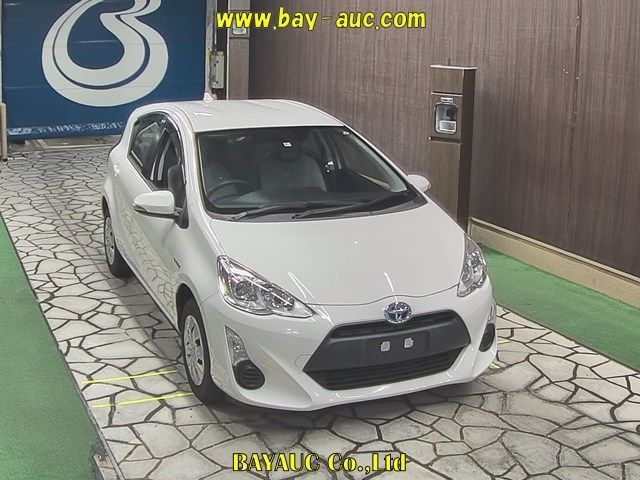 50410 Toyota Aqua NHP10 2016 г. (BAYAUC)