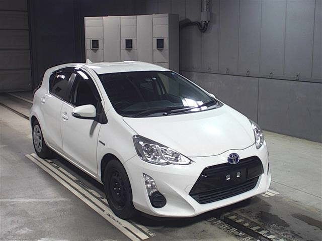 5878 Toyota Aqua NHP10 2016 г. (JU Gifu)