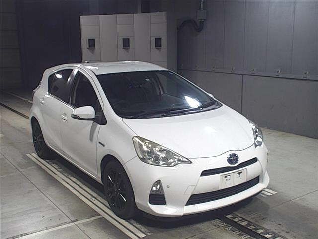 5917 Toyota Aqua NHP10 2013 г. (JU Gifu)