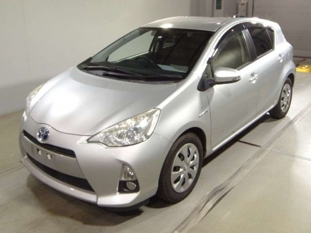 6031 Toyota Aqua NHP10 2012 г. (TAA Tohoku)