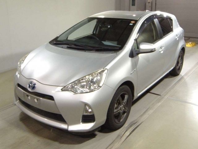 7062 Toyota Aqua NHP10 2014 г. (TAA Tohoku)